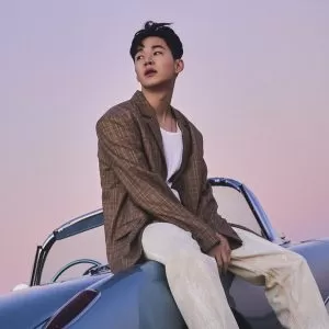دانلود آهنگ MOONLIGHT هنری (HENRY)
