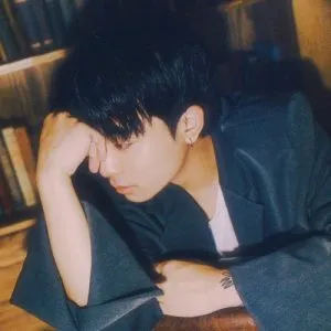 دانلود آهنگ Pretending to Sleep Baeksik